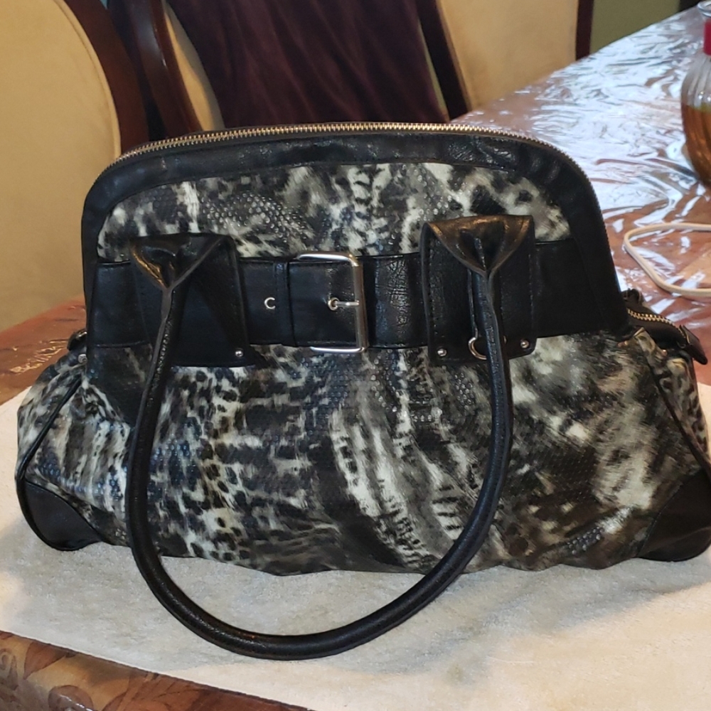 Icing shoulder bag